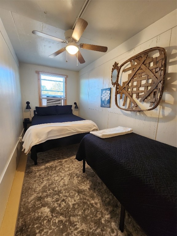 bedroom with ceiling fan