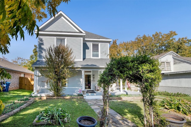 view of front of house featuring a front lawn