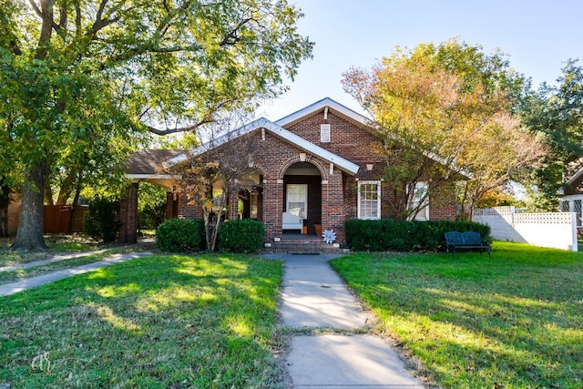 view of front facade with a front lawn