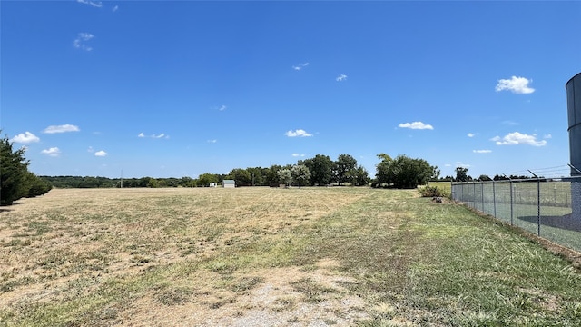 view of yard featuring a rural view