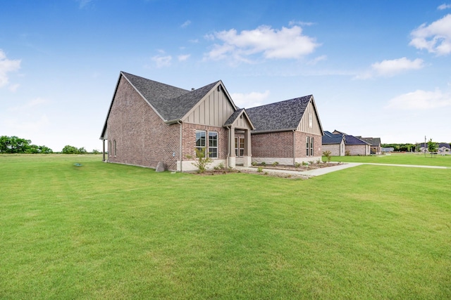 view of front of property with a front lawn