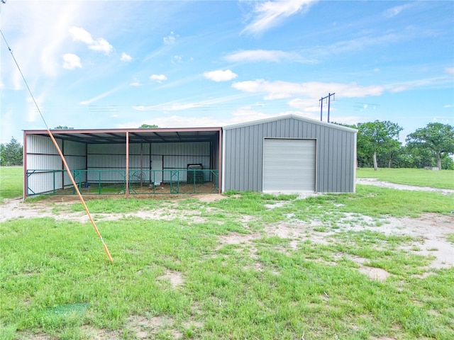 view of shed / structure featuring a yard