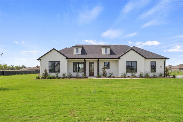 view of front of house featuring a front yard