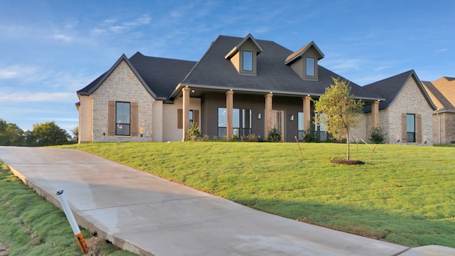 view of front of house with a front lawn