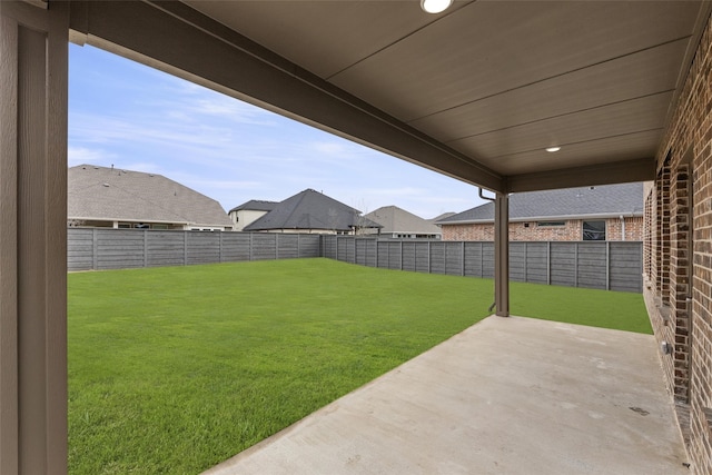 view of yard featuring a patio area