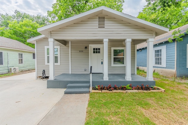 view of front facade with covered porch