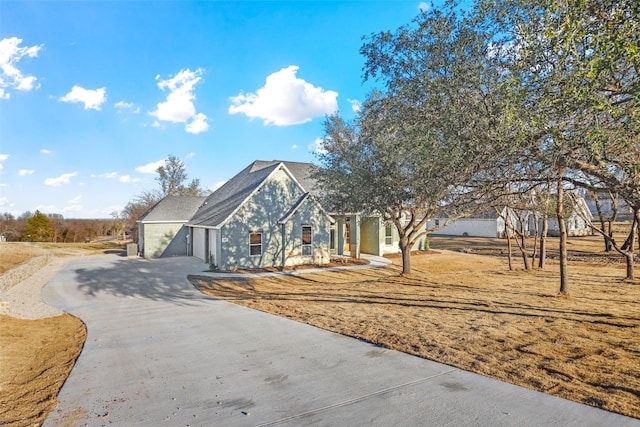 Listing photo 3 for 416 Red Bird Dr, Springtown TX 76082