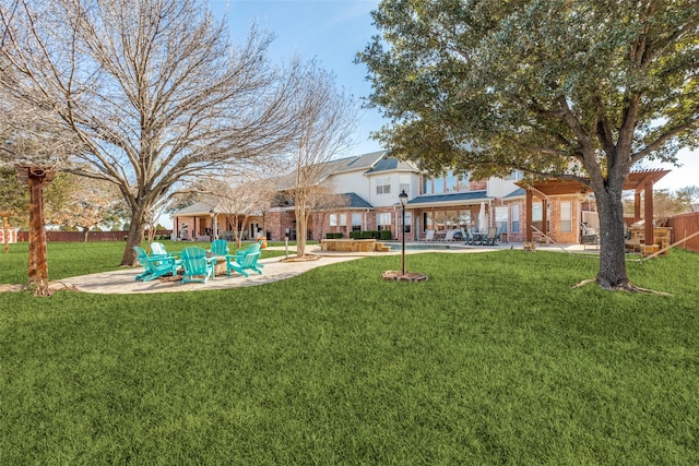 view of yard featuring a patio