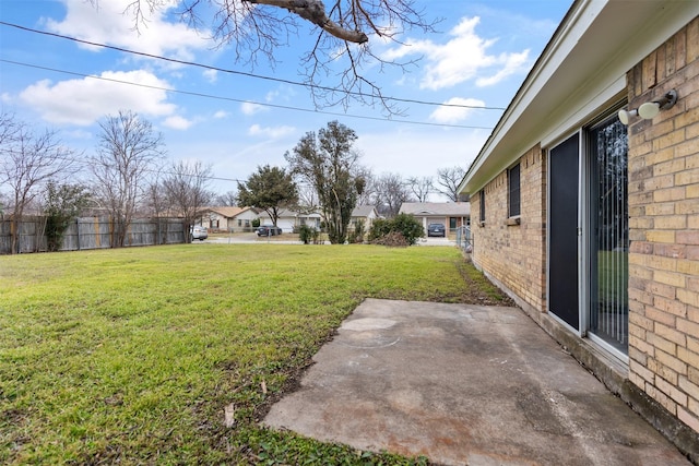 view of yard featuring a patio