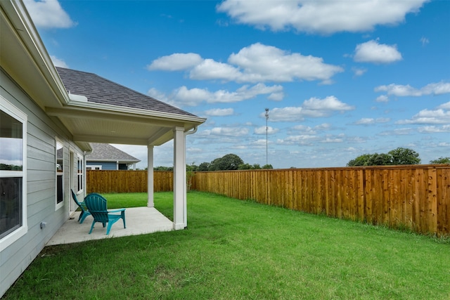 view of yard featuring a patio