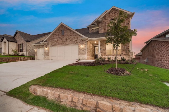 craftsman inspired home featuring a lawn