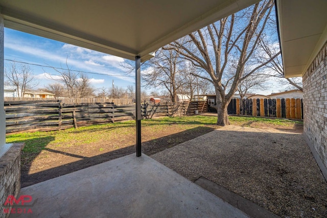 view of yard featuring a patio