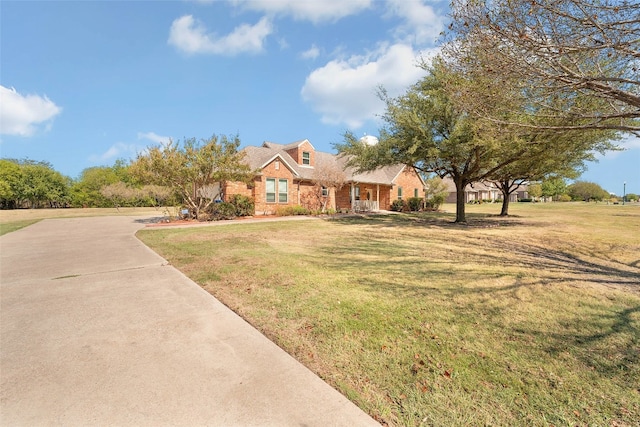 view of front of property with a front yard