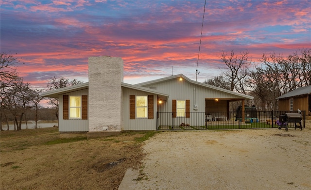 view of front of property