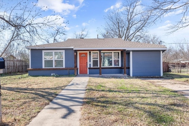 single story home with a front lawn