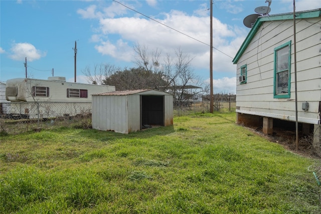 view of yard with a shed