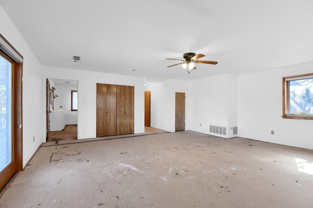 unfurnished bedroom featuring ceiling fan