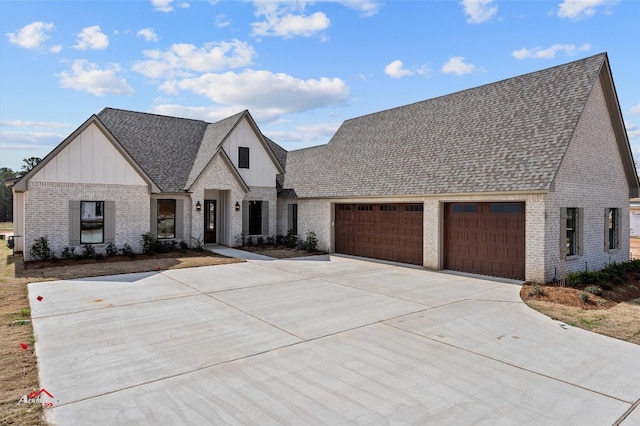 view of front facade featuring a garage