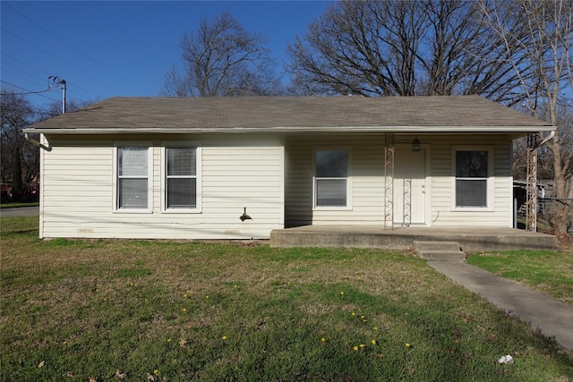 view of front of home with a front yard