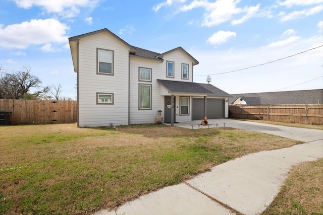 view of front facade with a front yard