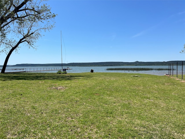 view of yard featuring a water view