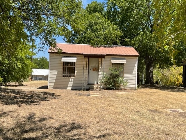 view of outdoor structure