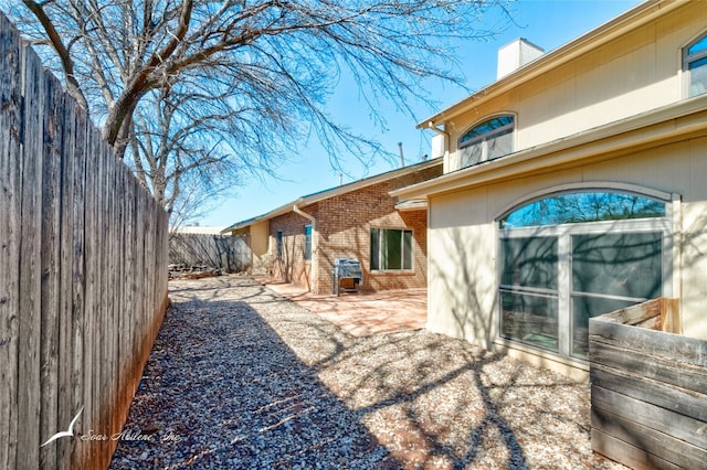 view of yard featuring a patio