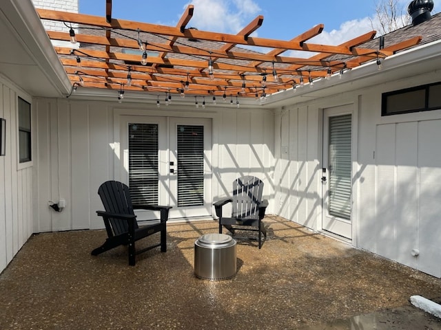 view of patio featuring a pergola