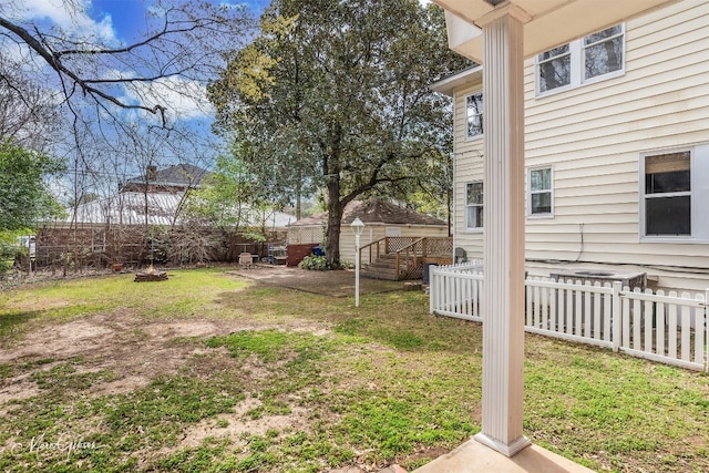 view of yard featuring a patio