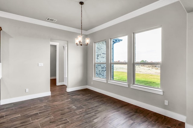 kitchen featuring ceiling fan, sink, dark wood-type flooring, kitchen peninsula, and crown molding