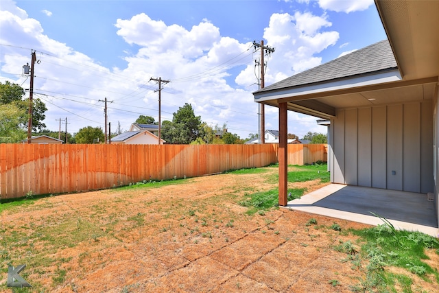 view of yard featuring a patio