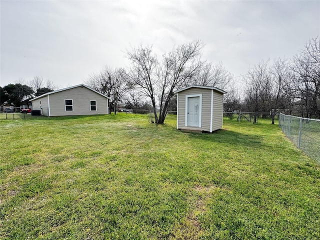 view of yard with a shed