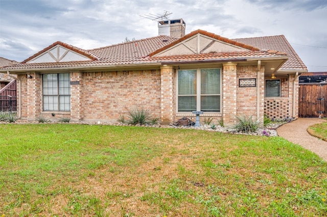 view of front of house with a front yard