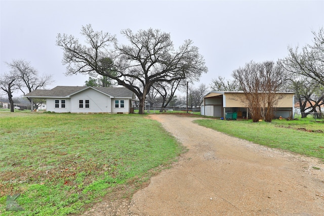 view of front facade with a front yard