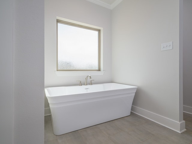 bathroom featuring crown molding