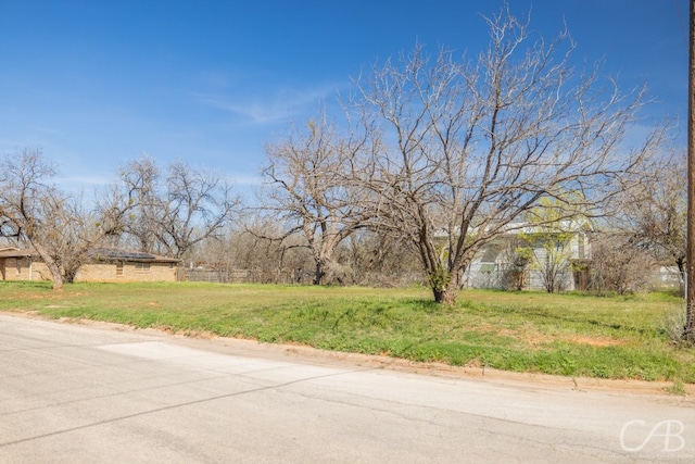 Listing photo 2 for 2332 N 3rd St, Abilene TX 79603