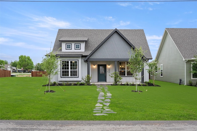 view of front of house featuring a front yard