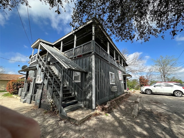 view of home's exterior