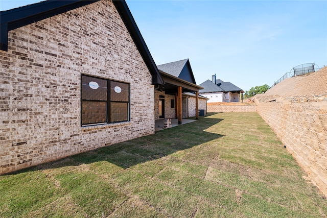 view of yard with a patio area