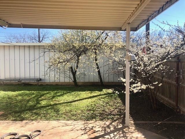 view of yard featuring a patio