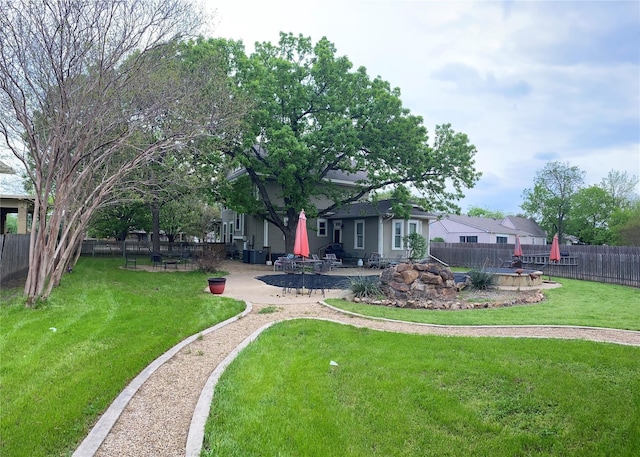 view of yard featuring a patio