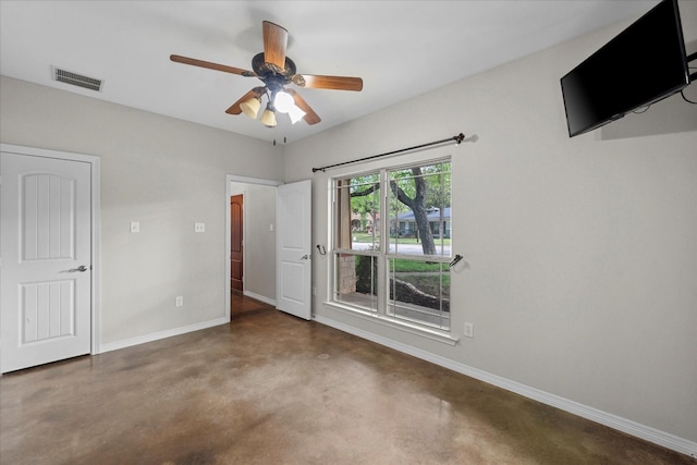 unfurnished bedroom with ceiling fan