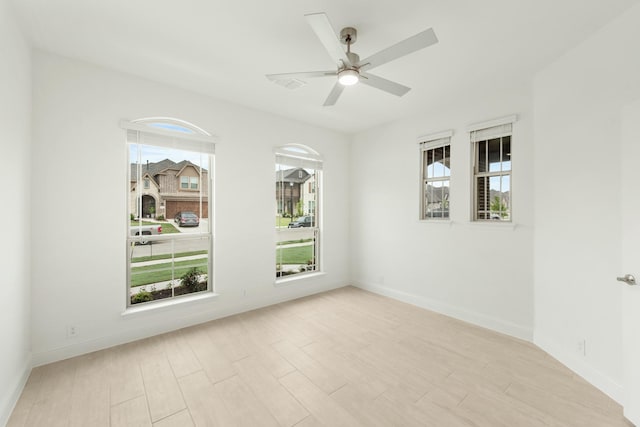 empty room with ceiling fan