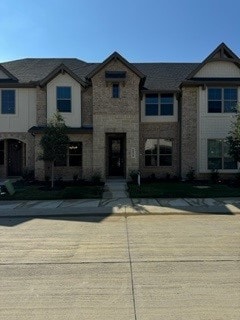 view of front facade