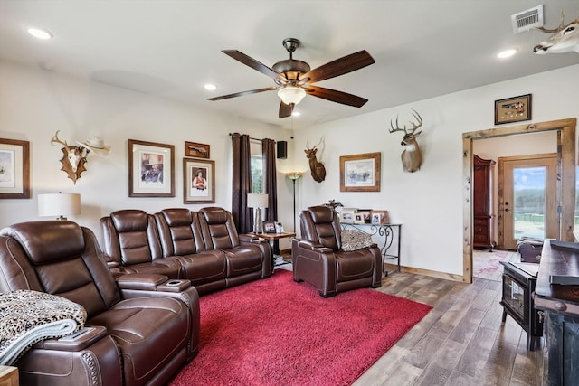 812 Mckenzie Rd, Tioga, TX 76271 - living room featuring ceiling fan, visible vents, recessed lighting, wood finished floors, and baseboards
