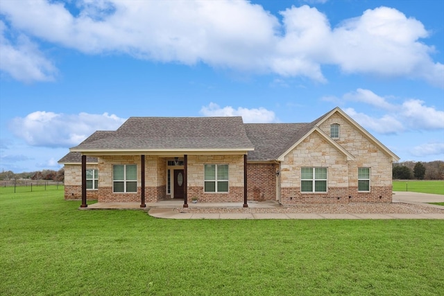 view of front of property with a front yard