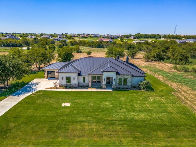 view of front of house with a front lawn