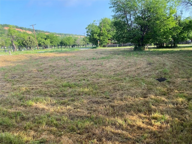 view of yard featuring a rural view