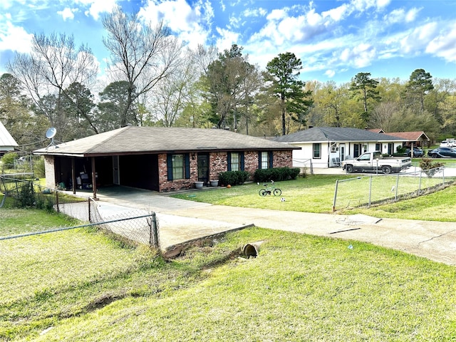 ranch-style home featuring a front yard