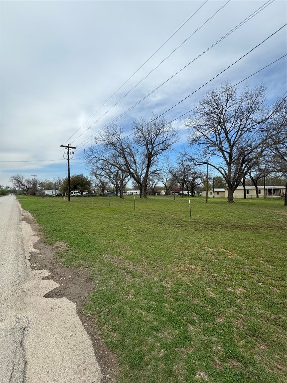 Listing photo 2 for 155 Pawnee Trl, Weatherford TX 76087